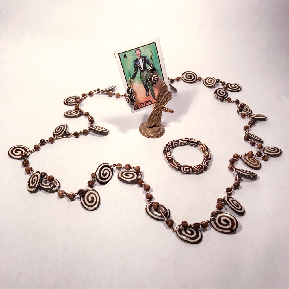 $7️⃣ 3 Piece Spiral Wooden Bead Boho Jewelry Set